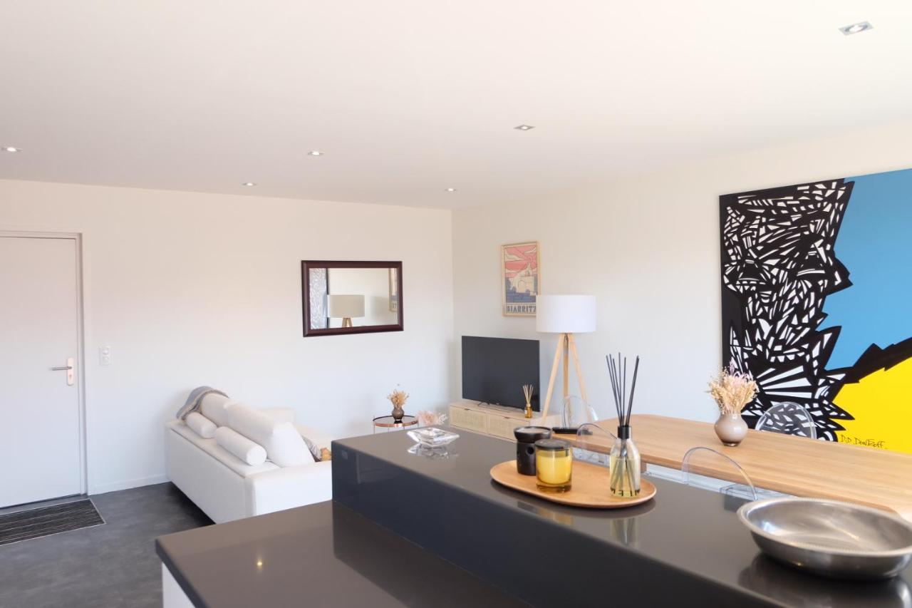 Magnifique Appartement, En Hyper Centre, Avec Terrasse Et Place De Parking Biarritz Zewnętrze zdjęcie